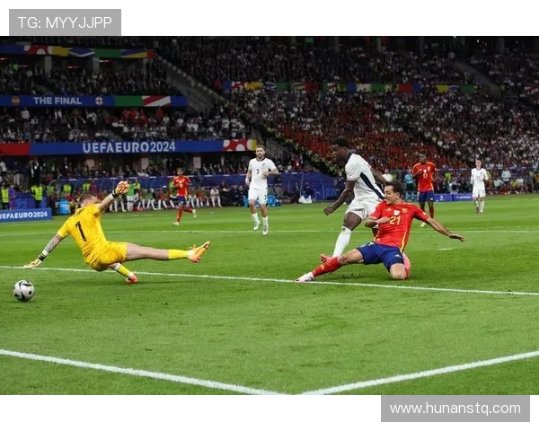 西班牙2-2土耳其晋级世界杯，奥尔莫、奥亚萨瓦尔破门，厄兹詹世界波