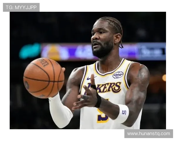 原创湖人官宣：首发中锋艾顿右膝挫伤退赛 本季是队内第3号得分手